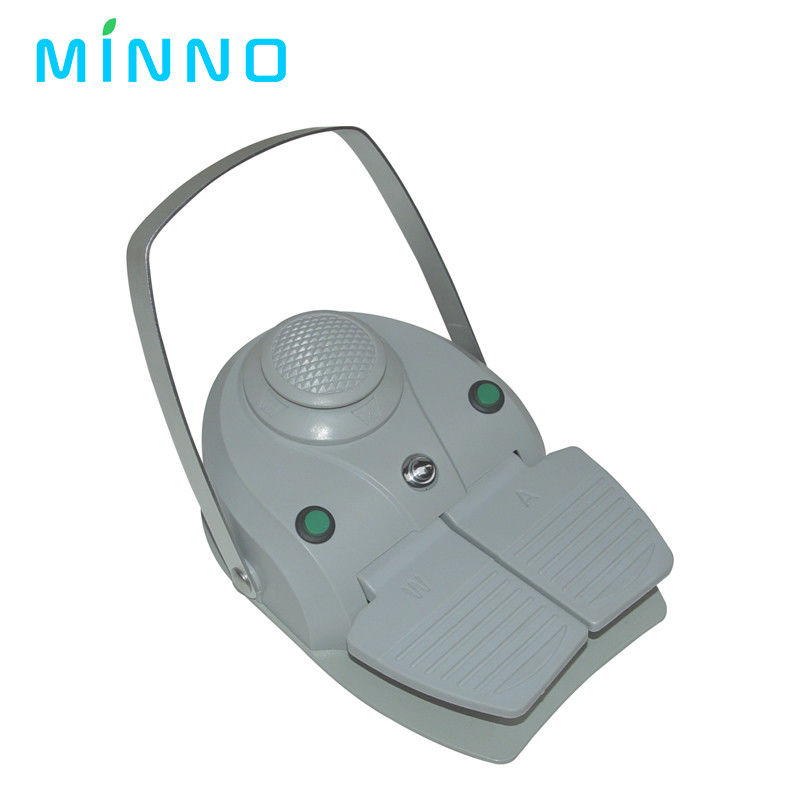 Pédal de commande de chaise dentaire multi-fonctionnelle pour les pieds Unité de commande de chaise dentaire multi-fonctionnelle pour les pieds